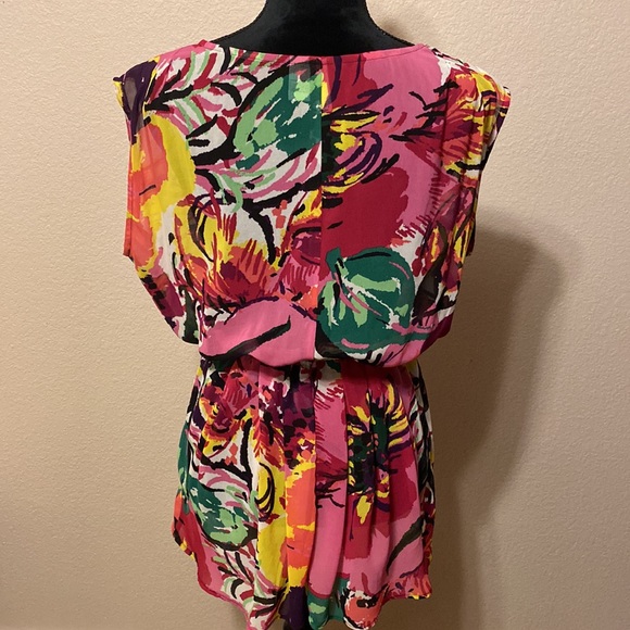 ❤️ 2 for $10 Floral Summer/Spring Top - Picture 4 of 9